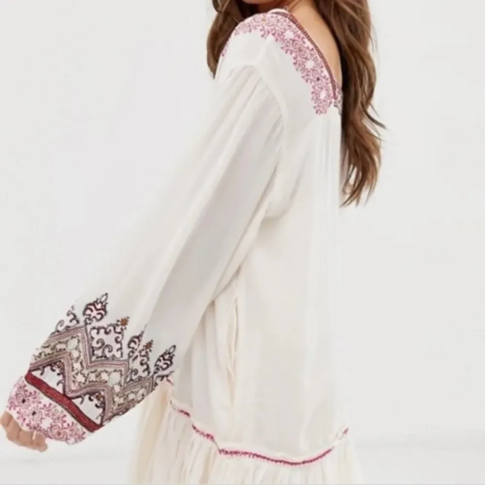 💥Host Pick!💥 NWT Free People Wild One Embroidered Ivory Peasant Mini Dress